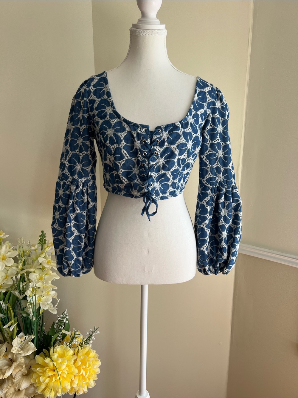 Guess Blue Floral Lace-Up Crop Blouse
